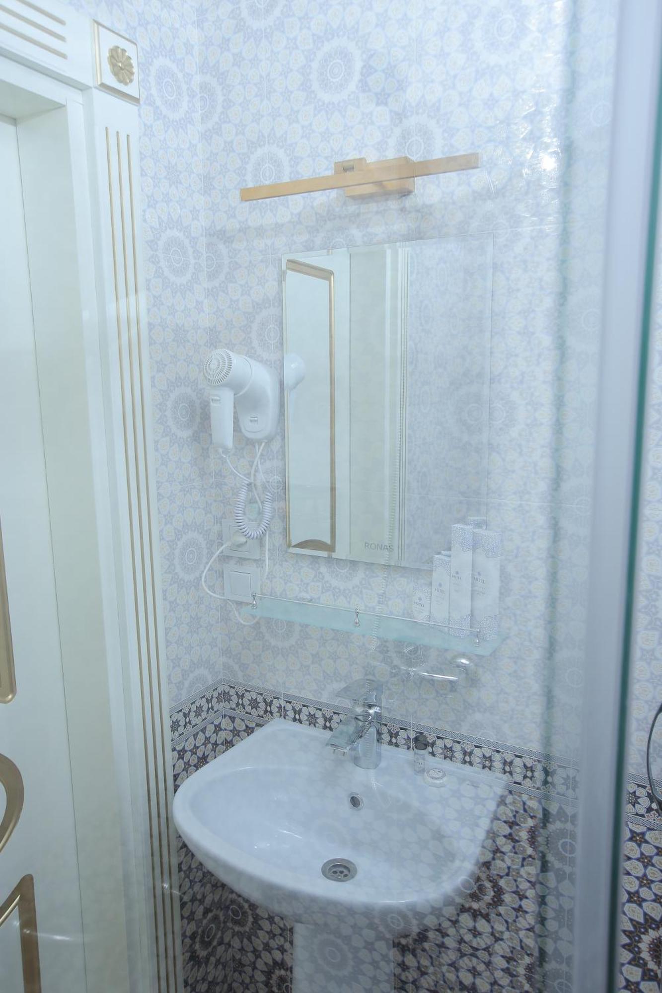 Velara Hotel Tashkent Esterno foto